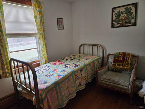 Tiny photo for 1700 Ward Street, Farmville, VA 23901 (MLS # 363272)