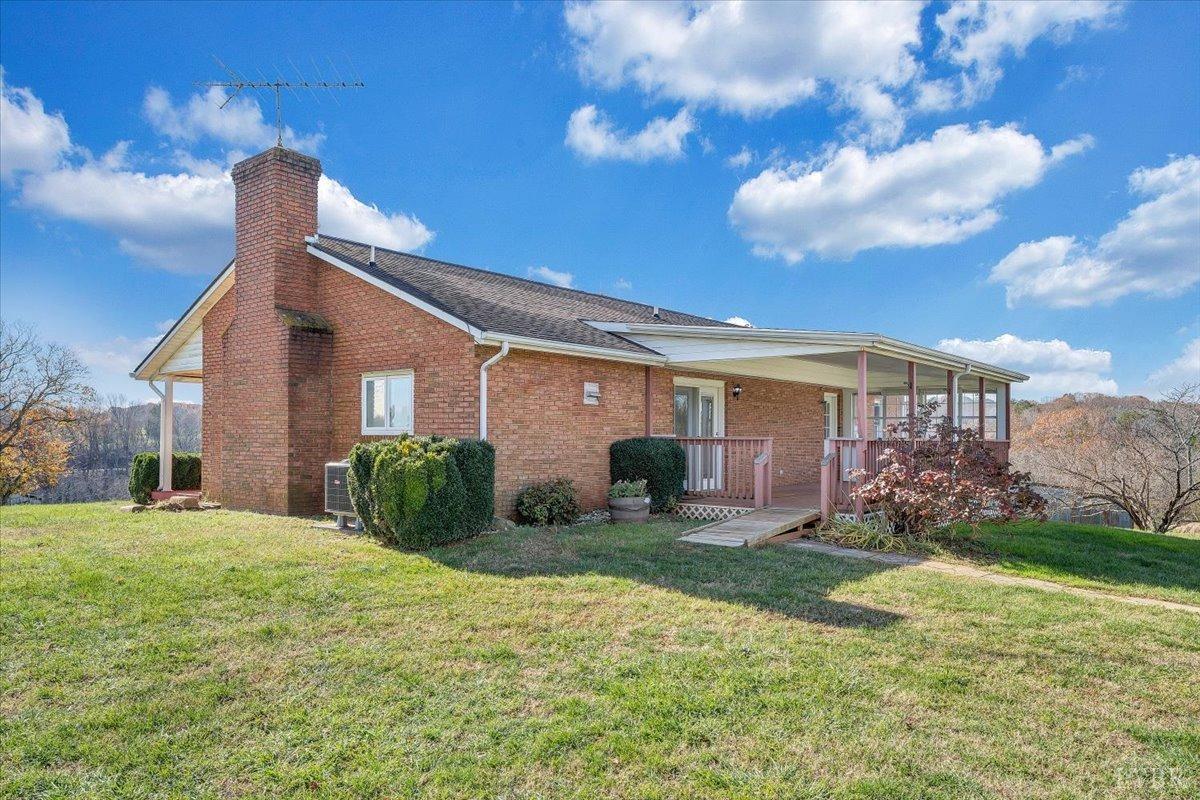 1242 Bramlett Road, Moneta, Virginia image 2