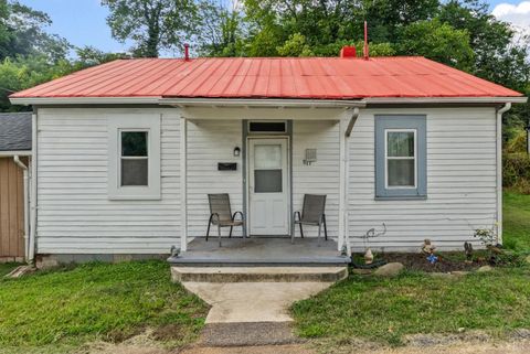 Photo of 817 Polk Street, Lynchburg, VA 24504 (MLS # 362353) Photo of 817 Polk Street, Lynchburg, VA 24504 (MLS # 362353)