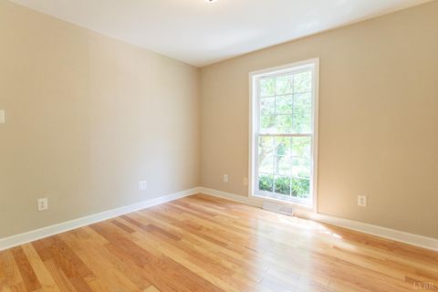 Tiny photo for 549 Thrashers Creek Road, Amherst, VA 24521 (MLS # 364327)