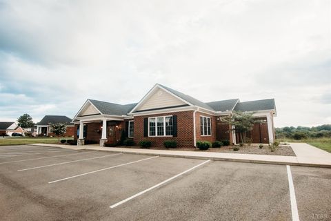 Tiny photo for 172 Villa Oak Circle, Bedford, VA 24523 (MLS # 362586)