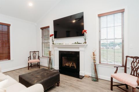 Tiny photo for 172 Villa Oak Circle, Bedford, VA 24523 (MLS # 362586)
