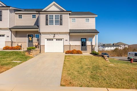 Tiny photo for 1240 Lindenshire Drive, Forest, VA 24551 (MLS # 363108)