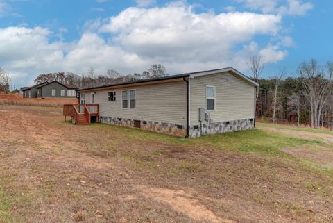 Tiny photo for 13900 Wyatts Way, Bedford, VA 24523 (MLS # 363243)