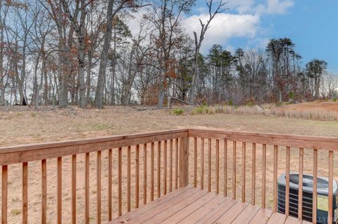 Tiny photo for 13900 Wyatts Way, Bedford, VA 24523 (MLS # 363243)
