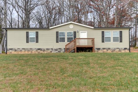Photo of 13900 Wyatts Way, Bedford, VA 24523 (MLS # 363243)