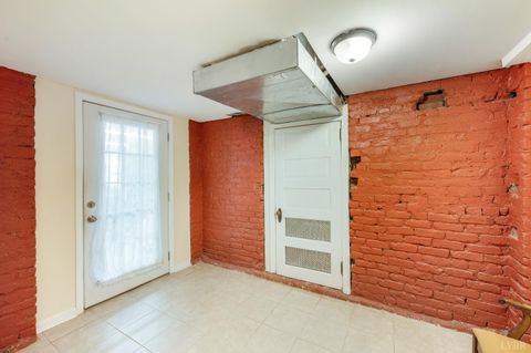 Tiny photo for 211 Cabell Street, Lynchburg, VA 24504 (MLS # 362324)