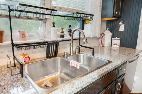 Tiny photo for 211 Cabell Street, Lynchburg, VA 24504 (MLS # 362324)