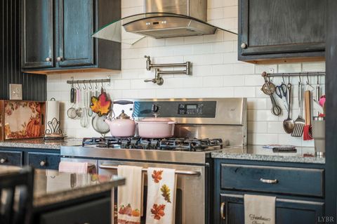 Tiny photo for 211 Cabell Street, Lynchburg, VA 24504 (MLS # 362324)