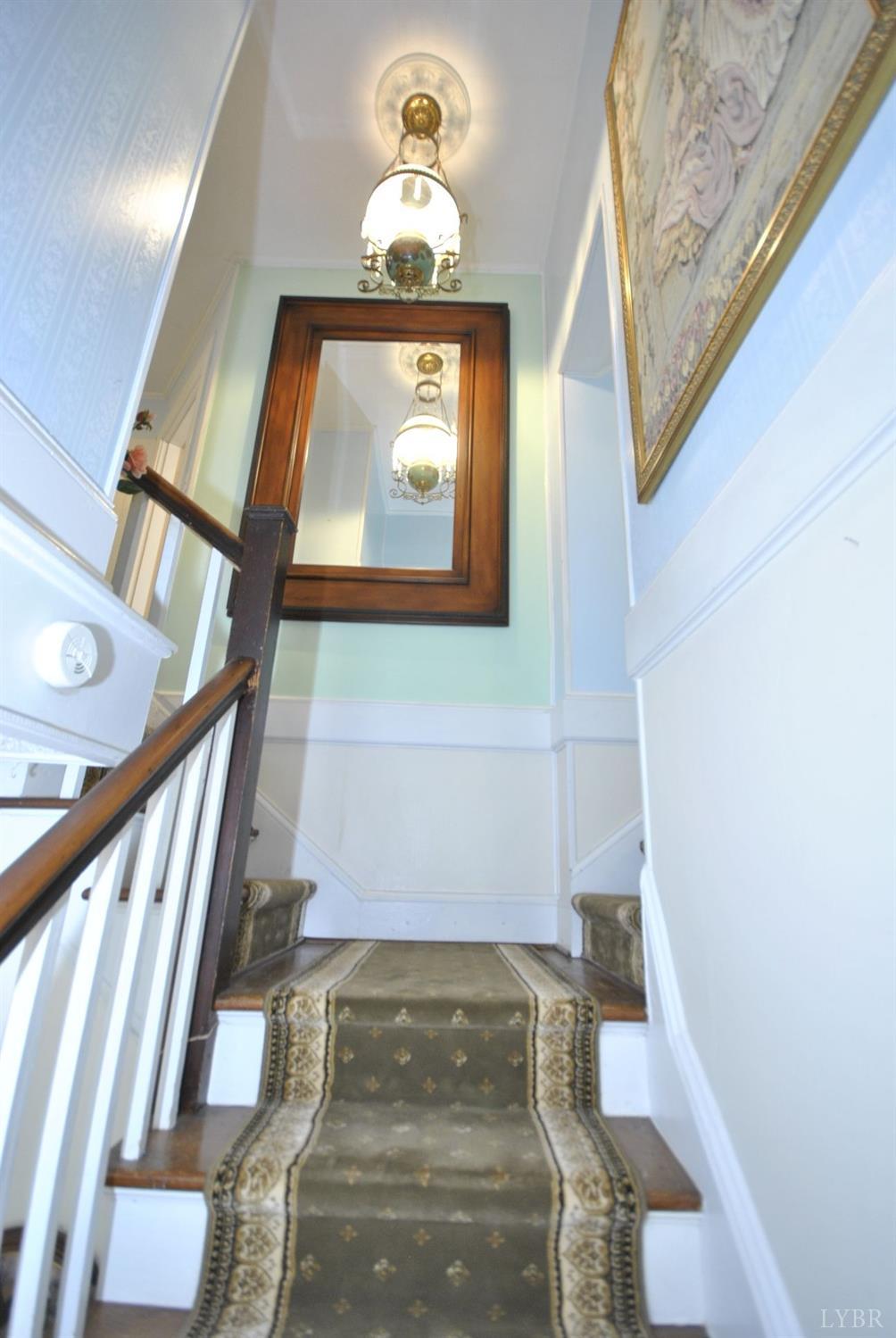 400 N Main Street, Amherst, Virginia image 25
