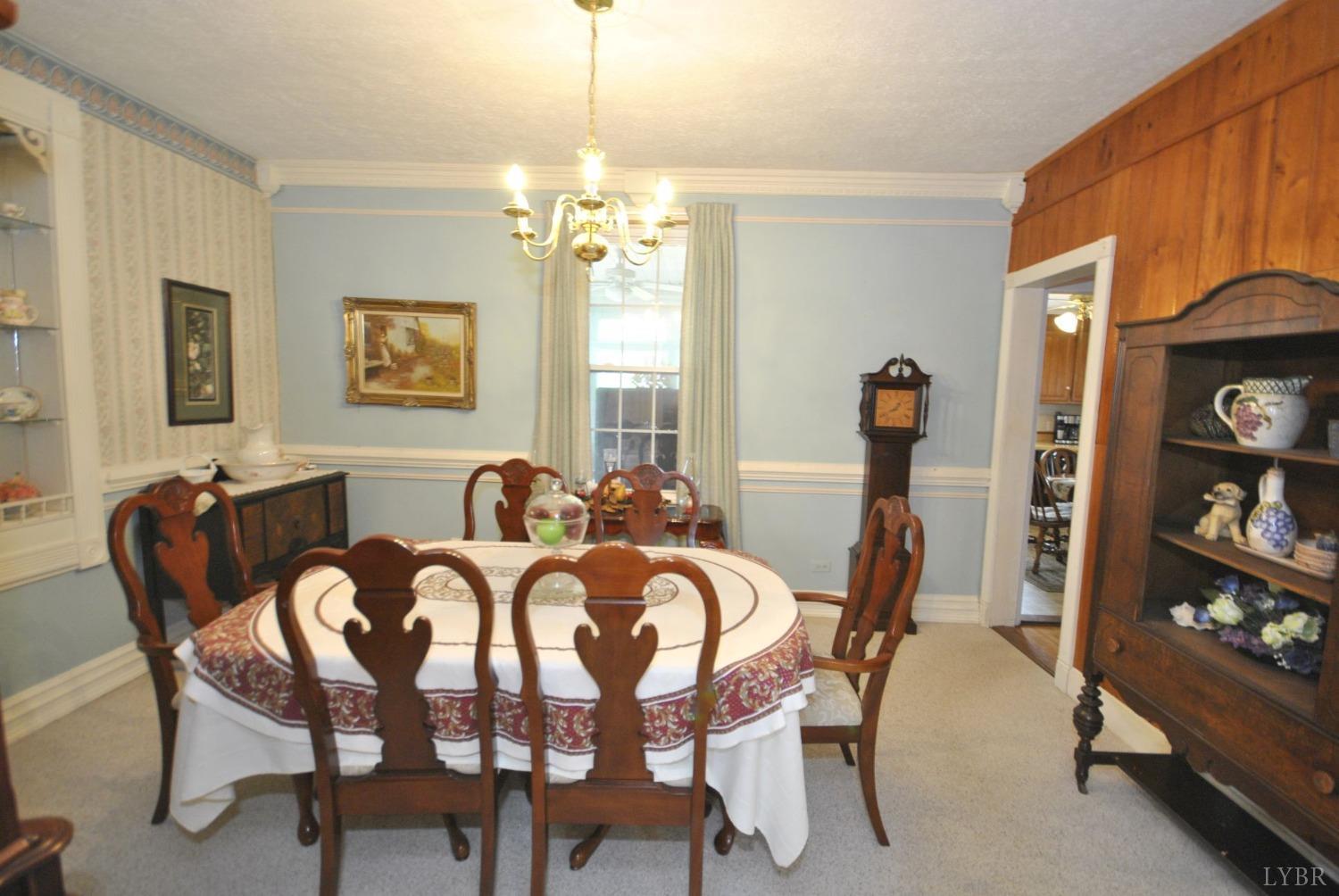 400 N Main Street, Amherst, Virginia image 7