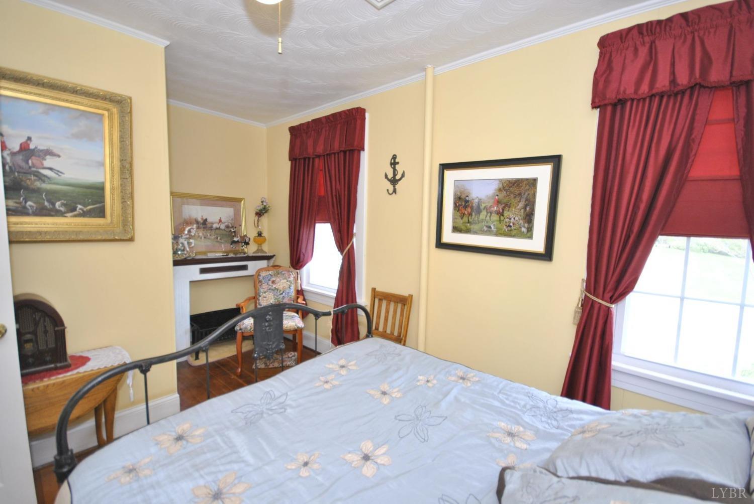 400 N Main Street, Amherst, Virginia image 31