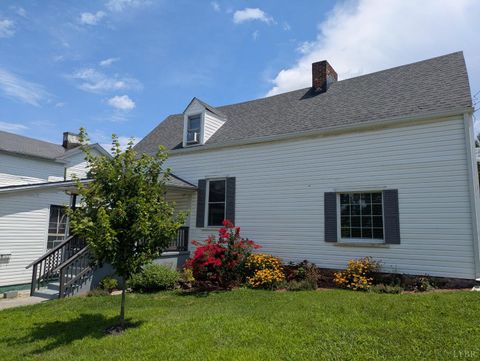 Tiny photo for 1206 10th Street, Lynchburg, VA 24504 (MLS # 362603)