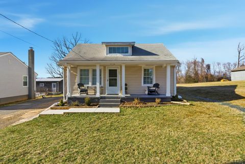 Photo of 609 Pine Drive, Lynchburg, VA 24503 (MLS # 366318)