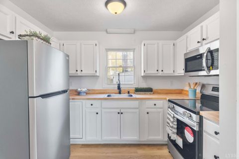 Tiny photo for 1520 Buchanan Street, Lynchburg, VA 24501 (MLS # 365873)