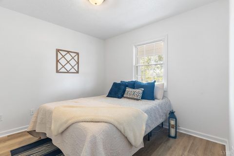 Tiny photo for 1520 Buchanan Street, Lynchburg, VA 24501 (MLS # 365873)