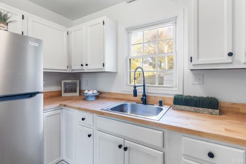 Tiny photo for 1520 Buchanan Street, Lynchburg, VA 24501 (MLS # 365873)