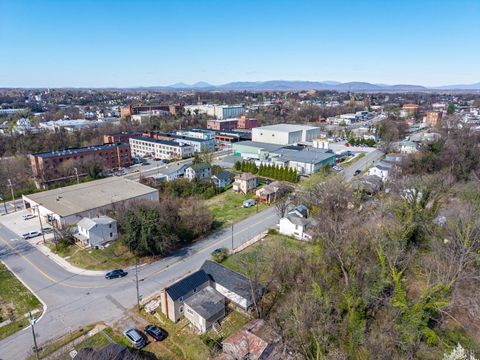 Tiny photo for 1520 Buchanan Street, Lynchburg, VA 24501 (MLS # 365873)