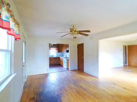 Tiny photo for 300 Buck Track Road, Gretna, VA 24557 (MLS # 364066)