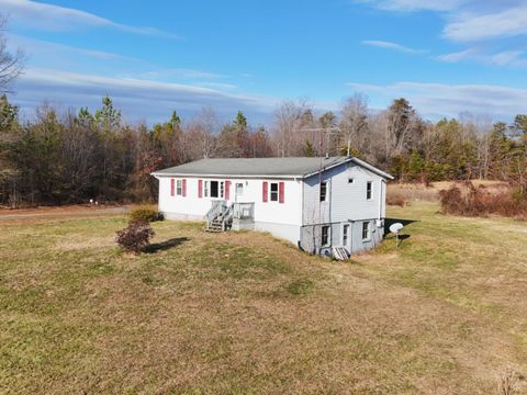 Tiny photo for 300 Buck Track Road, Gretna, VA 24557 (MLS # 364066)
