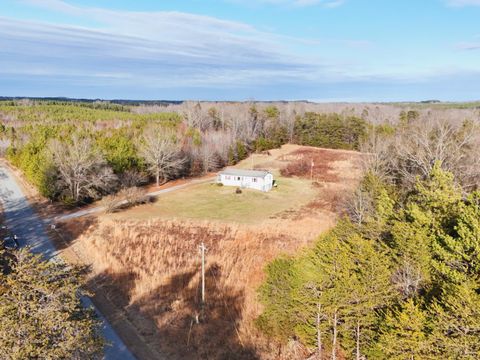 Photo of 300 Buck Track Road, Gretna, VA 24557 (MLS # 364066)