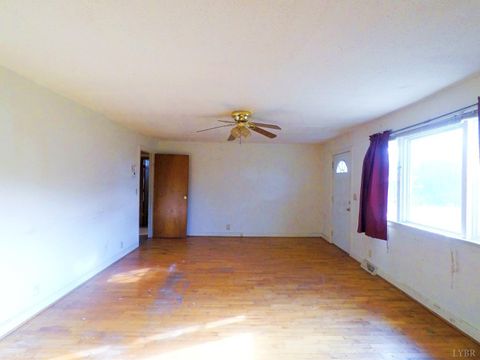 Tiny photo for 300 Buck Track Road, Gretna, VA 24557 (MLS # 364066)