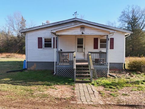 Tiny photo for 300 Buck Track Road, Gretna, VA 24557 (MLS # 364066)