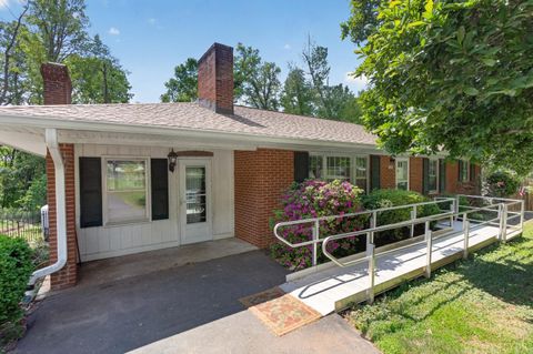 Tiny photo for 253 Lyttleton Lane, Madison Heights, VA 24572 (MLS # 365944)