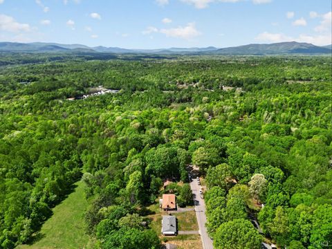 Tiny photo for 253 Lyttleton Lane, Madison Heights, VA 24572 (MLS # 365944)