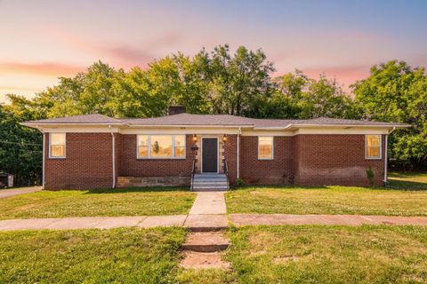Photo of 2022 Georgia AVE, Lynchburg, VA 24501 (MLS # 366737)