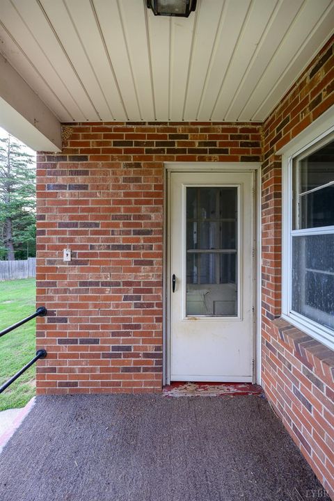 Tiny photo for 1007 Grand View Circle, Lynchburg, VA 24502 (MLS # 362349)