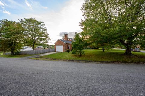 Tiny photo for 1007 Grand View Circle, Lynchburg, VA 24502 (MLS # 362349)