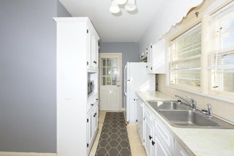 Tiny photo for 1007 Grand View Circle, Lynchburg, VA 24502 (MLS # 362349)