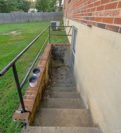 Tiny photo for 1007 Grand View Circle, Lynchburg, VA 24502 (MLS # 362349)