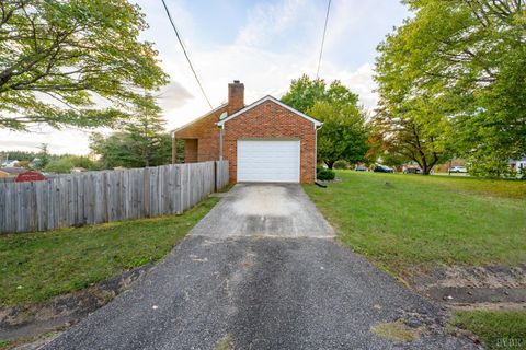 Tiny photo for 1007 Grand View Circle, Lynchburg, VA 24502 (MLS # 362349)