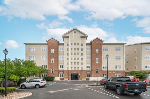 Tiny photo for 1273 Graves Harbor Trail Trl #3301, Huddleston, VA 24104 (MLS # 366114)
