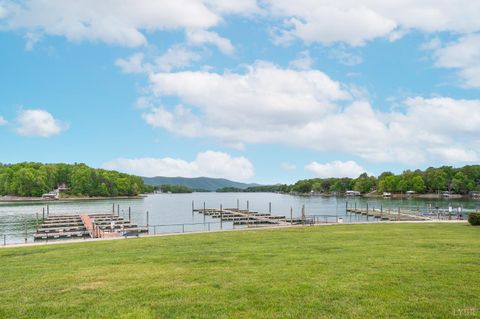 Tiny photo for 1273 Graves Harbor Trail Trl #3301, Huddleston, VA 24104 (MLS # 366114)