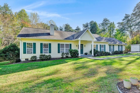 Photo of 2340 Lakewood Forest Road, Moneta, VA 24121 (MLS # 368581)