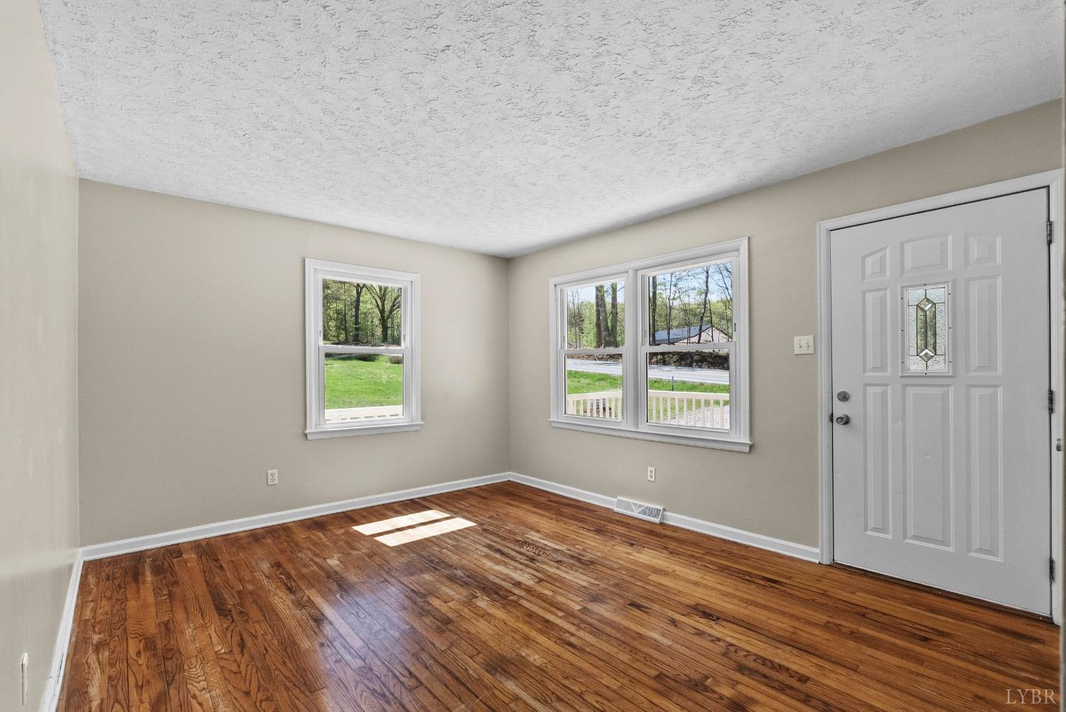 8968 Oakville Road, Gladstone, Virginia image 3