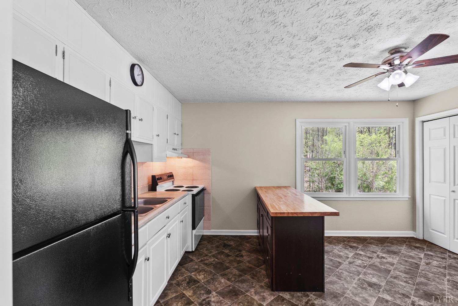 8968 Oakville Road, Gladstone, Virginia image 9