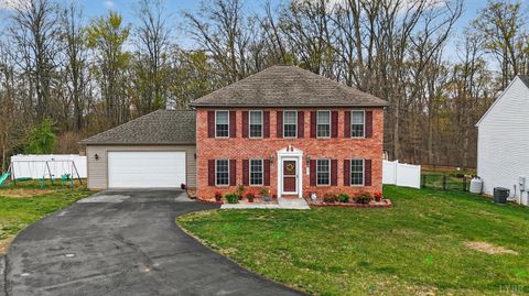 Photo of 1045 Woods End Lane, Forest, VA 24551 (MLS # 365505)