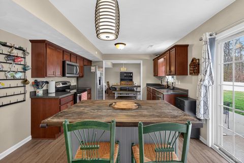 Tiny photo for 1045 Woods End Lane, Forest, VA 24551 (MLS # 365505)