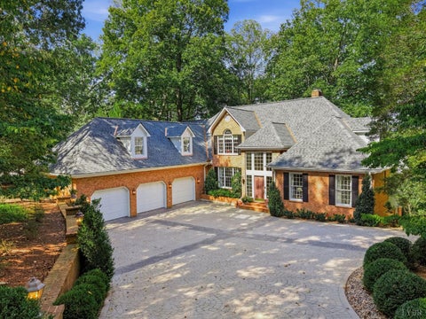 Photo of 805 Ivy Lake Drive, Forest, VA 24551 (MLS # 369333)