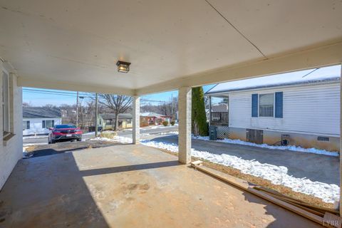 Tiny photo for 220 Chambers Street, Lynchburg, VA 24501 (MLS # 364211)
