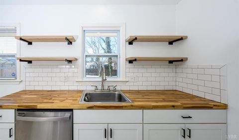 Tiny photo for 220 Chambers Street, Lynchburg, VA 24501 (MLS # 364211)