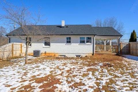 Tiny photo for 220 Chambers Street, Lynchburg, VA 24501 (MLS # 364211)