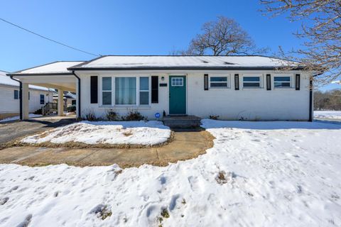 Tiny photo for 220 Chambers Street, Lynchburg, VA 24501 (MLS # 364211)