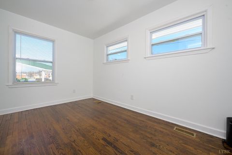 Tiny photo for 220 Chambers Street, Lynchburg, VA 24501 (MLS # 364211)