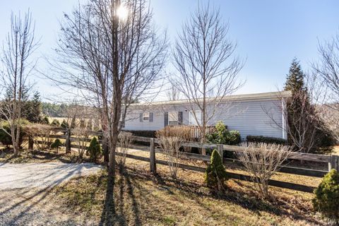 Tiny photo for 801 Purdum Mill Road, Appomattox, VA 24522 (MLS # 364819)