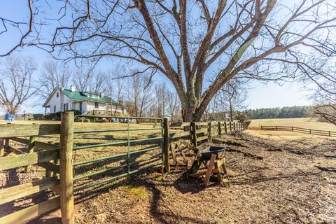 Tiny photo for 801 Purdum Mill Road, Appomattox, VA 24522 (MLS # 364819)